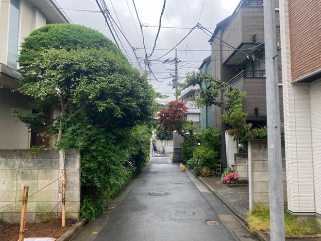 中野区中野5丁目　売地　前面道路含む現地写真